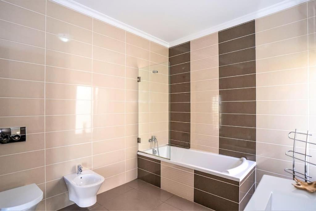 Luxuryvilla With Private Heated Pool And Spa 7P Quarteira Dış mekan fotoğraf